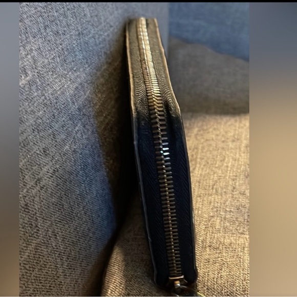 LOUIS VUITTON BLACK MARUKAMI ZIPPY WALLET